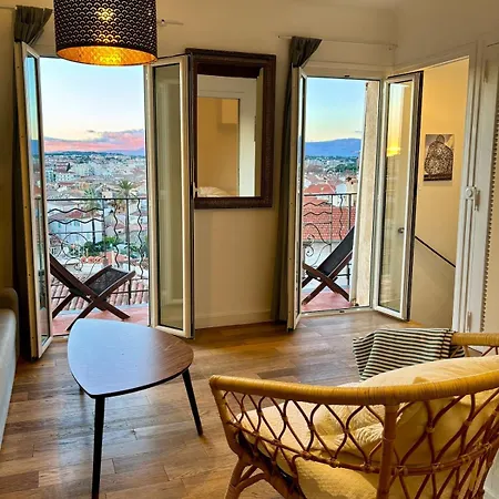 Apartment Old Town Rooftop Sea-view 1br With Terrace Antibes
