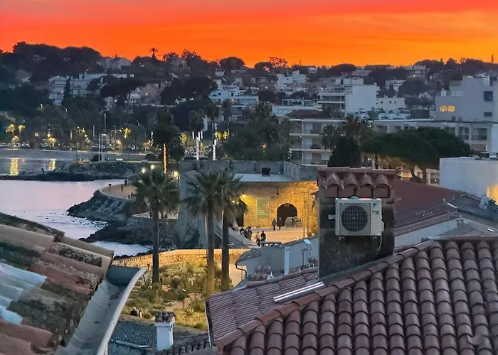 Apartment Old Town Rooftop Sea-view 1br With Terrace Antibes